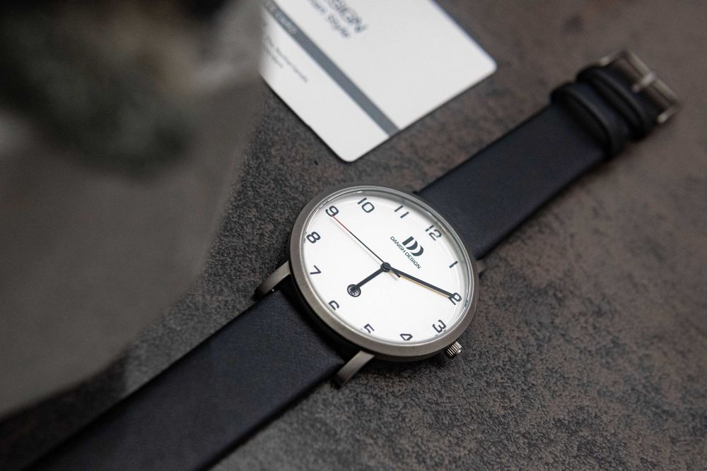 Наручний годинник Danish Design (титановий корпус, шкіряний ремінець)
