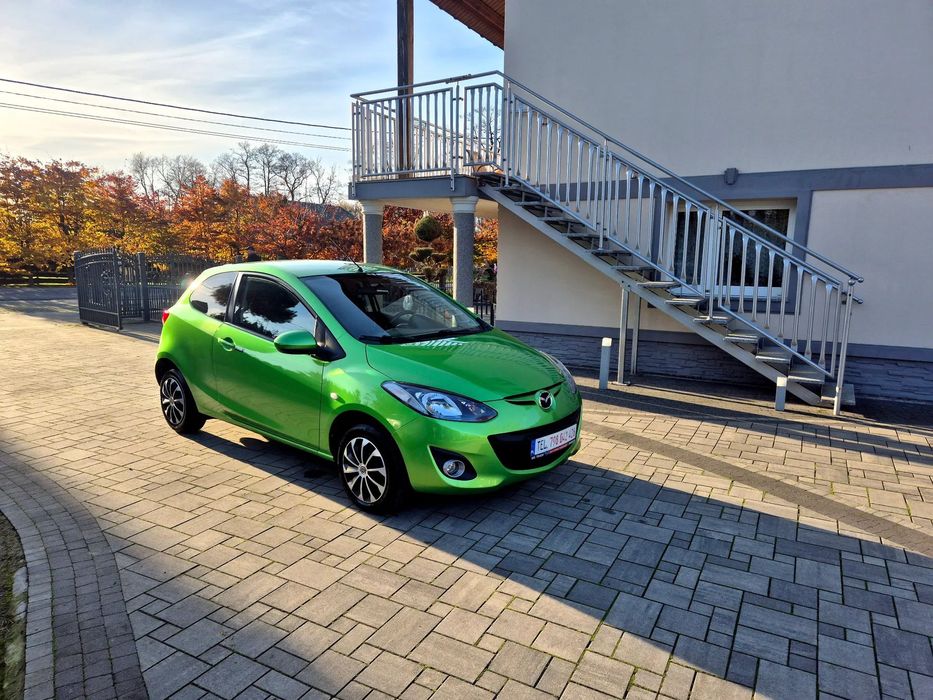 Audi A4 Avant MAZDA 2 2011rok 1.3 benzyna