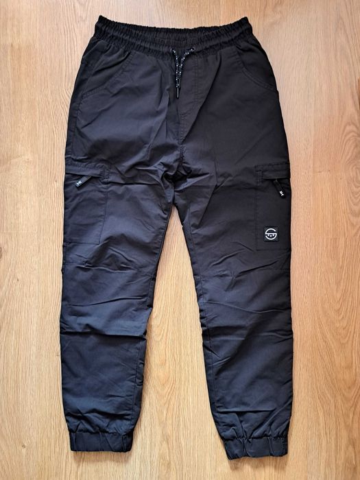 Cool Club - ocieplane czarne joggersy r.158