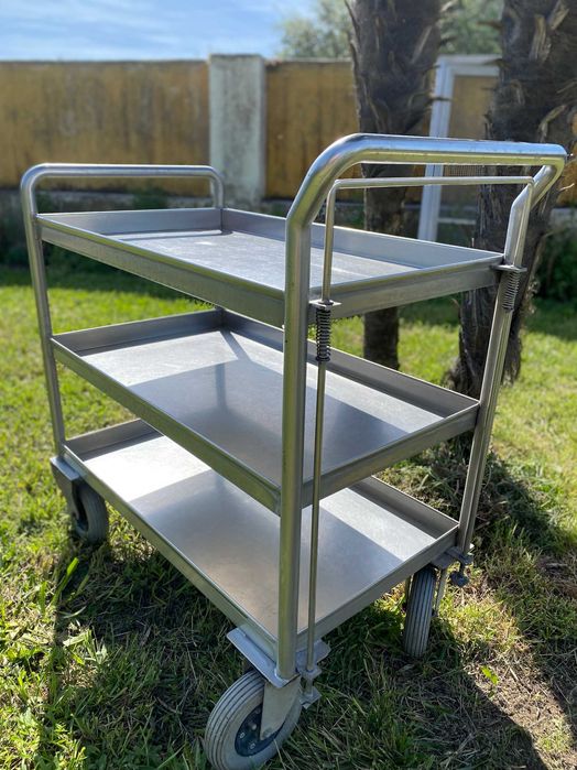 Vendo Carrinho em Inox