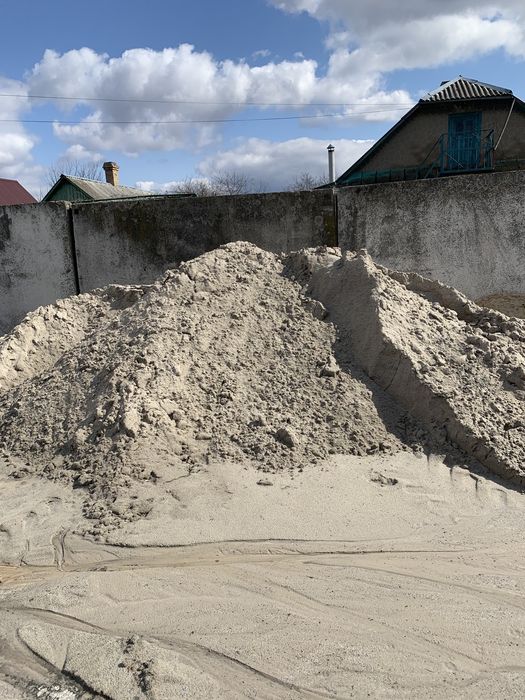 Пісок,відсів,щебінь різних фракцій,камінь , бітоні кільця