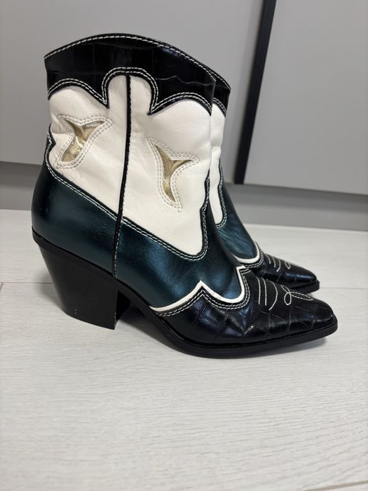 Козаки шкіряні жіночі Stradivarius р.40