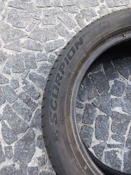 Vendo pneus semi-novos 255/45/19 Pirelli