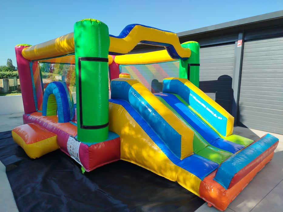 Insufláveis novos em lona certificada profissionais