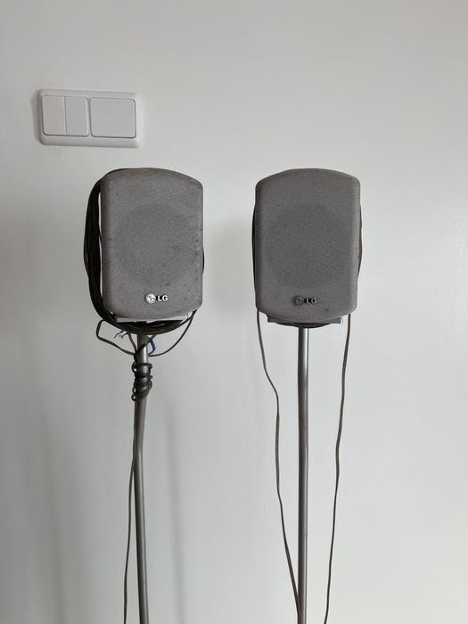 Colunas LG de Som usadas e antigas - Vendo o Conjunto