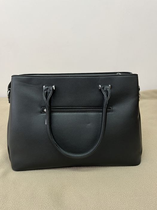 Жіноча, чорна сумка