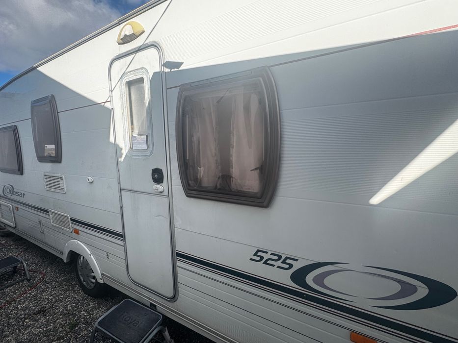 Caravana Lunar quasar 525 com Avancado  grande e motor com telecomando