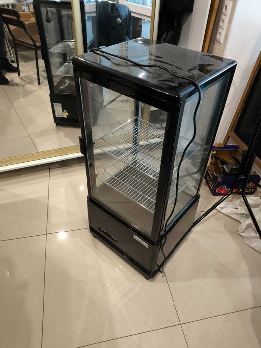 Вітрина холодильна GoodFood RT78L чорна, Десертна