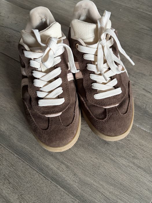 Коричневі кеди Stradivarius