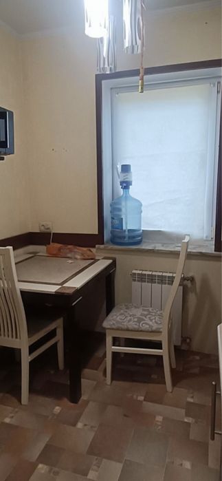 Продам  2 к. ч/б у центр. окреме подвір я-3168000 уо..