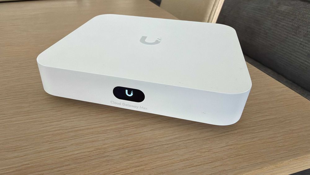 Ubiquiti UniFi Cloud Gateway Max UCG-Max — stan idealny, gwarancja