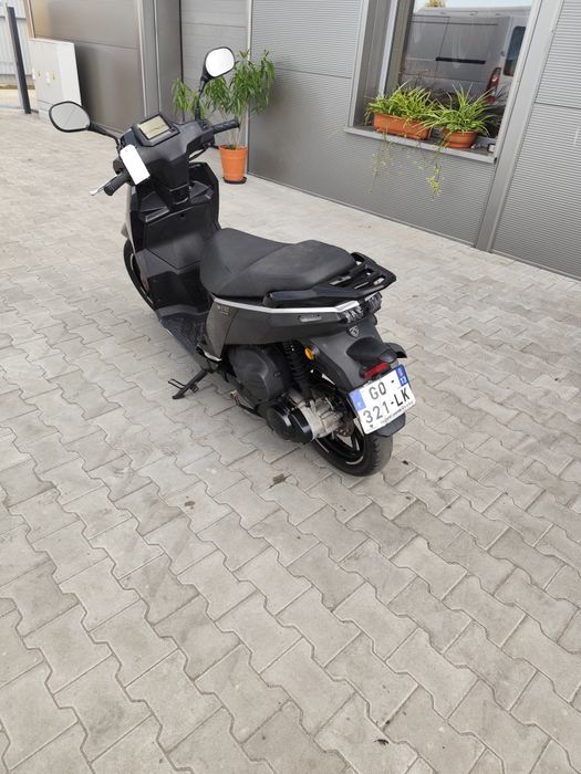 Peugeot tweet 125 rok 2023