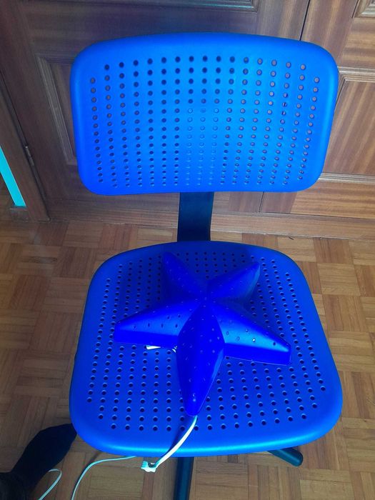 Cadeira Escritório Criança Azul Ikea+ Candeeiro Parede Azul Ikea