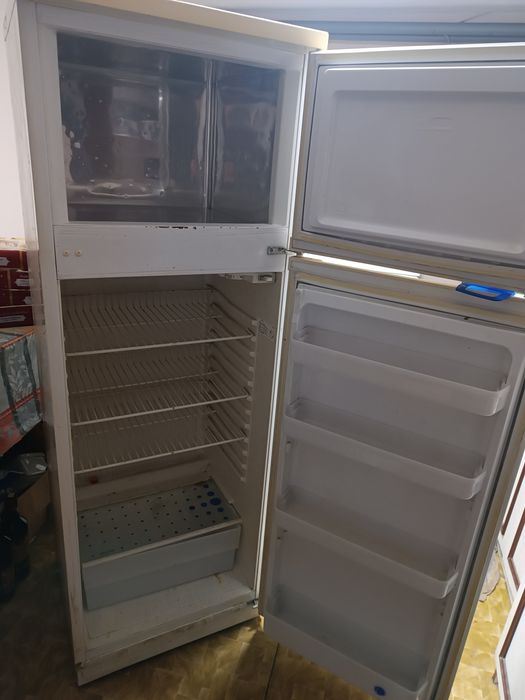 Lodówka firmy Polar