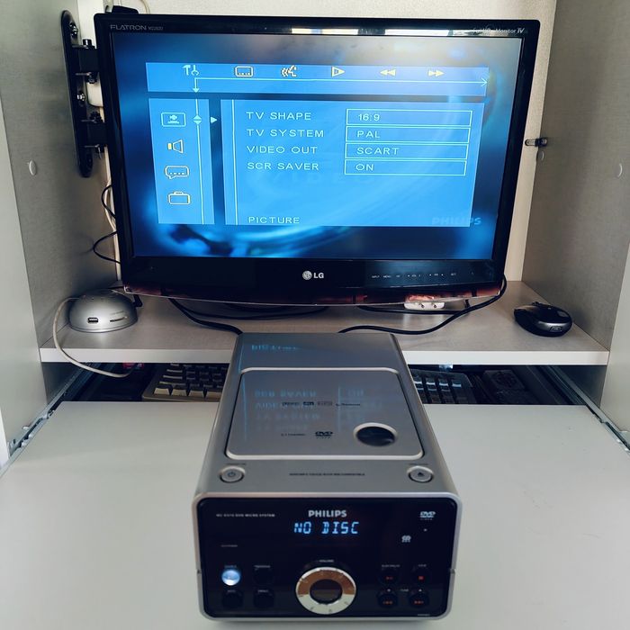 Zestaw audio-wideo 2.1 PHILIPS MCD370/22