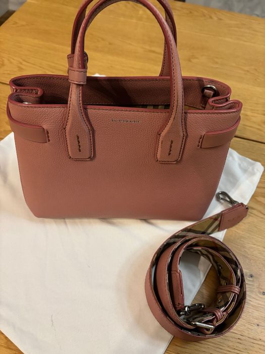 Burberry the banner pink. Medium Altrosa róż