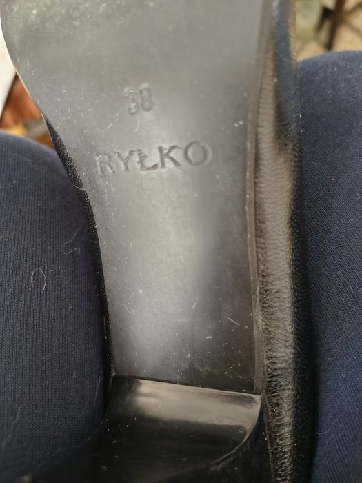 Czarne szpilki Ryłko