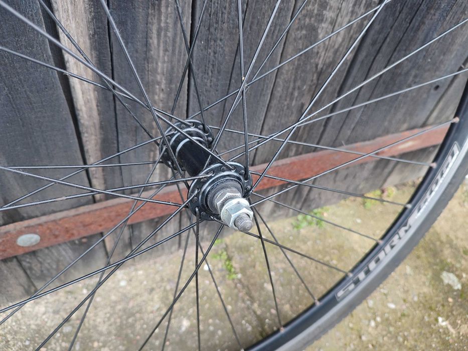 Koło  przód 28 cali kpl. treking