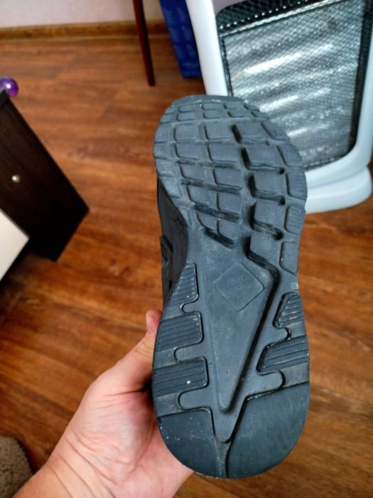 кроссовки подростковые Nike Off-White

Продаю черные кроссовки, вдо