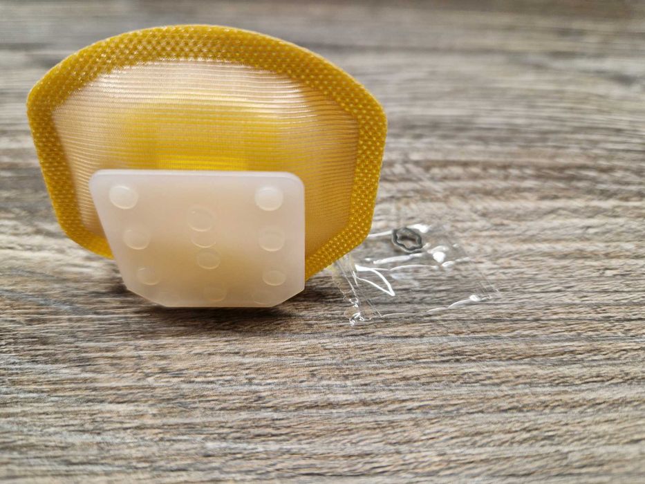 Фільтр паливного насосу мотоцикла SUZUKI