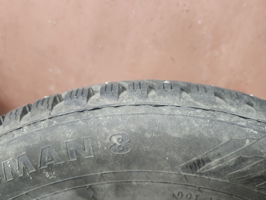 Резина зима Nokian 195/65/15