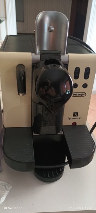 Ekspres do kawy De Longi-kapsulkowy