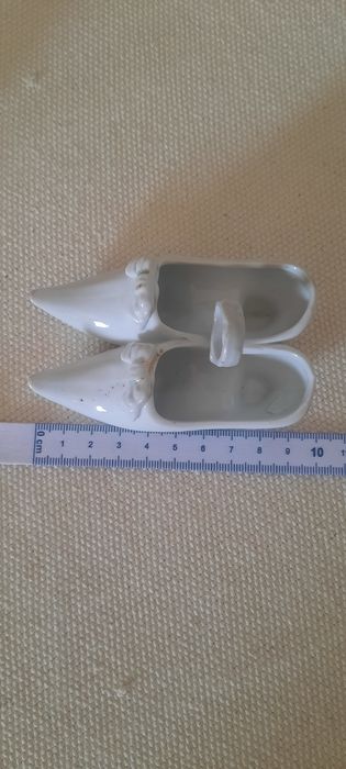 Várias peças porcelana orientais