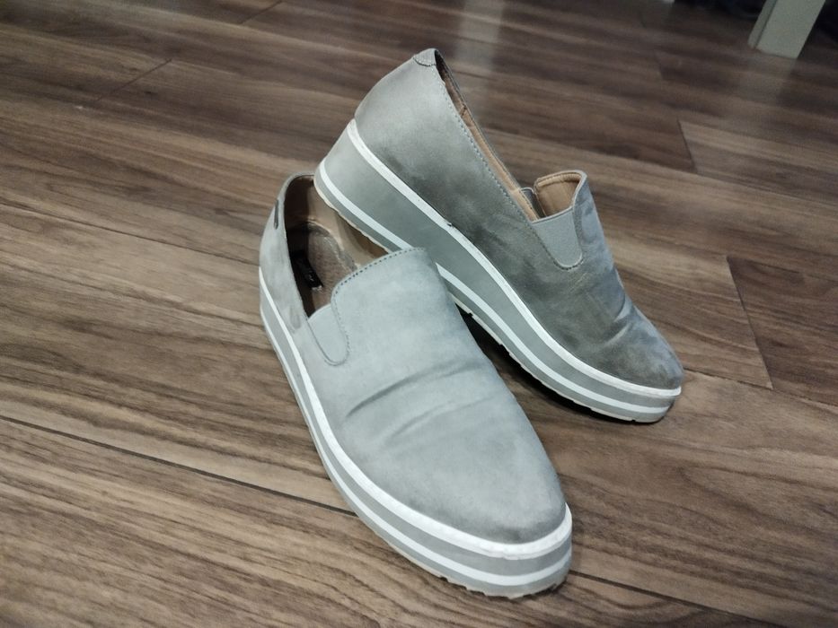 Szare buty na koturnie rozm 41