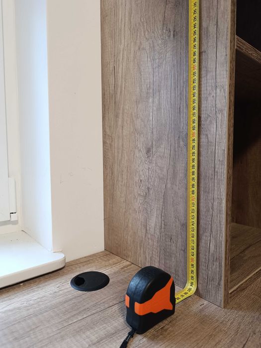 Zestaw mebli biurko regał dwie szafki