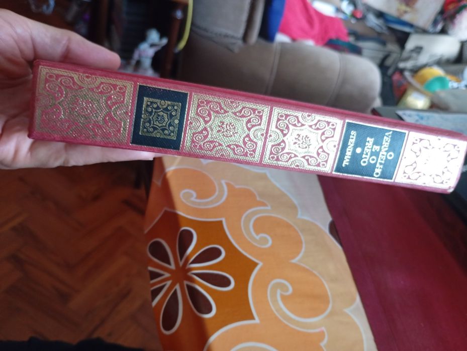 O vermelho e o preto - Stendhal- Circulo de leitores - 1 ediçao- Ediçao integral - capa dura - 10E - Suivre-Spécial N-200-7E Desde 2E