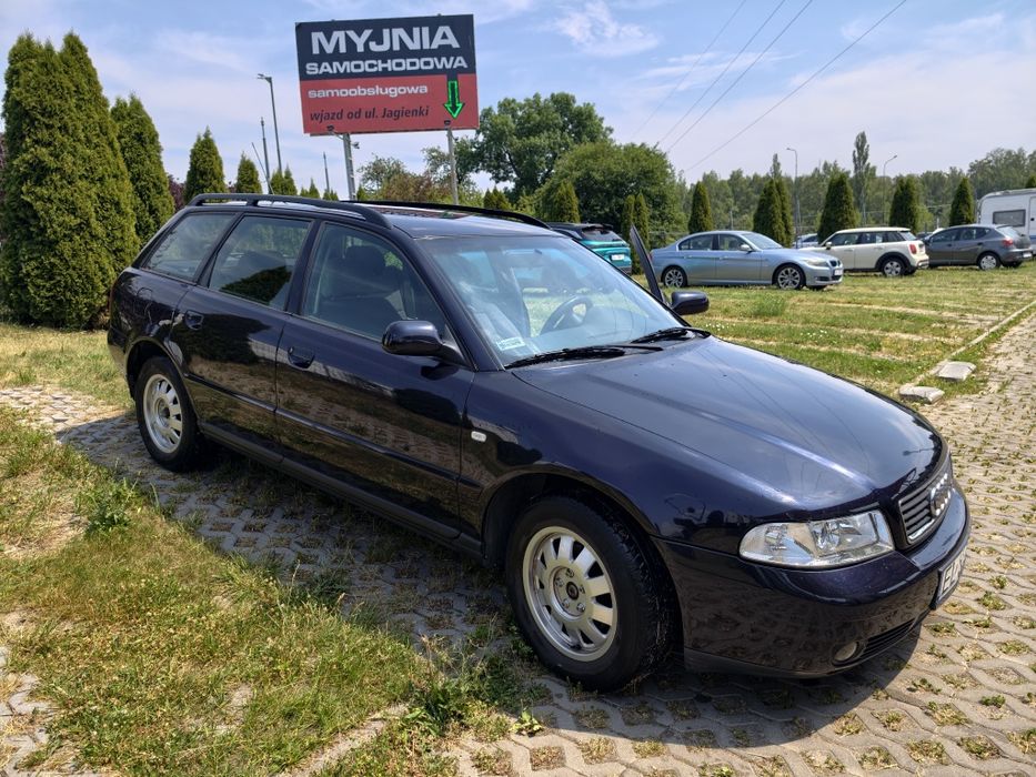 Audi A4 Avant Kombi granat metallic r.2000