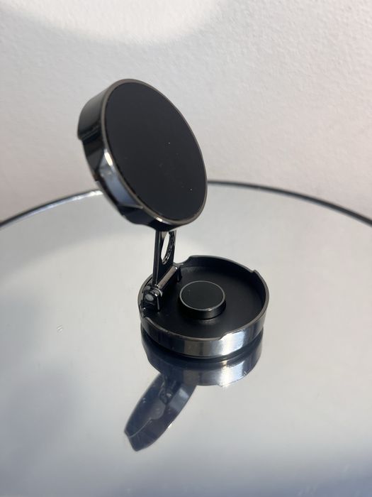 Magnetyczny uchwyt samochodowy na telefon – składany 720°