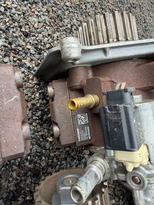Паливний насос (ТНВД) 1.6 hdi Пежо Сітроєн Вольво Мазда Форд A2C53381555 9672605380