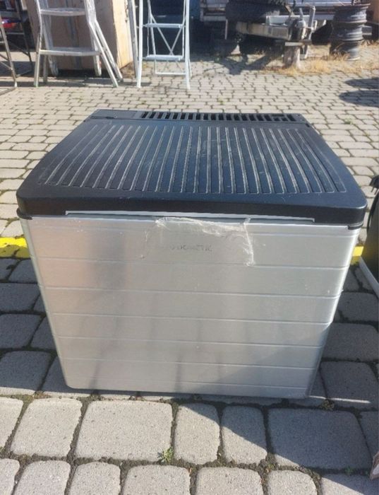 Автомобільний холодильник (фреон/12/220)