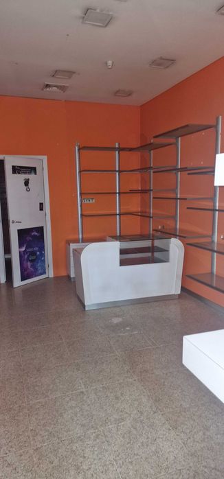 Arrenda-se loja Shopping Massamá  perto da estação de comboios