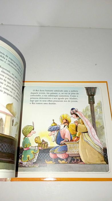Aladino e a Lâmpada mágica - Contos de sempre