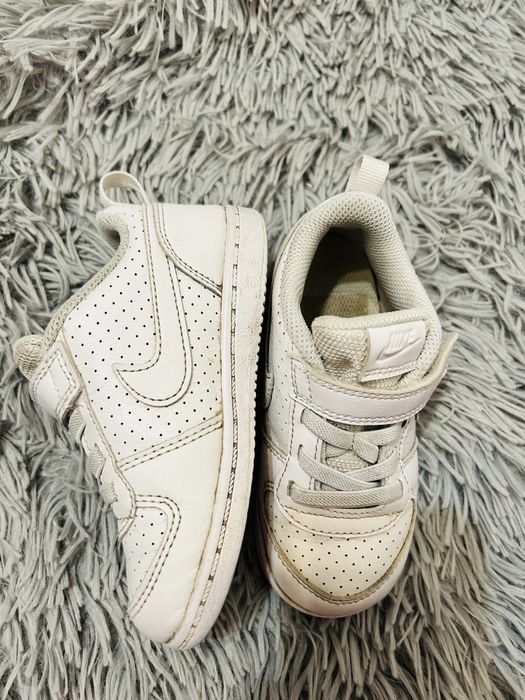 Buty sportowe adidasy rzep Nike Court Borough Łów białe rozmiar 25