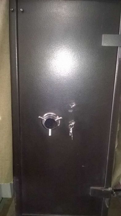 Сейф взломостойкий 1 класс.