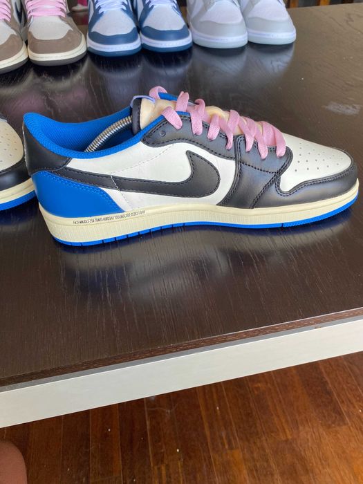 Jordan 1 low travis fragments x Travis Scott