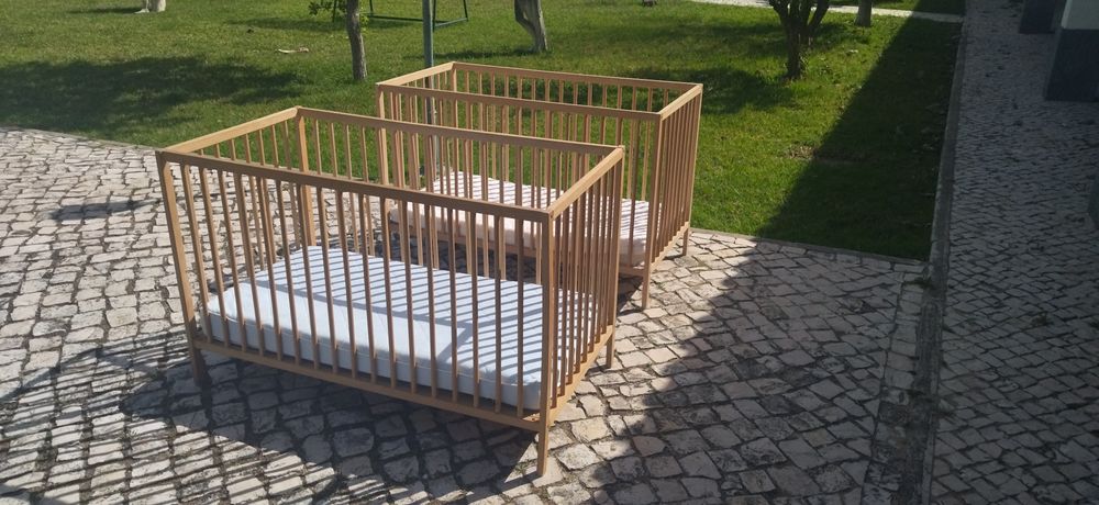 2 Berços de bebê