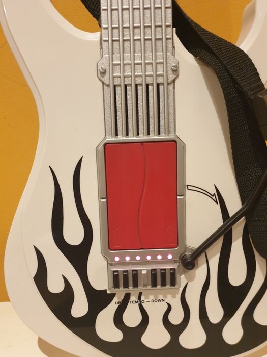 Guitarra electrónica para criança