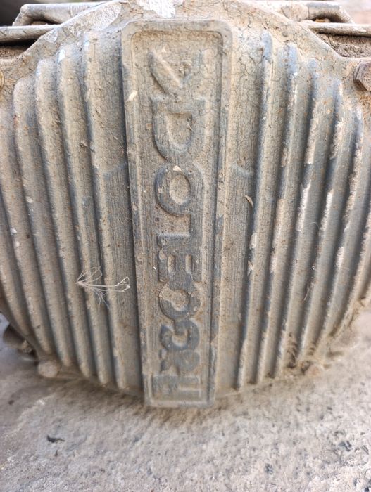 Генератор рефрижератора на 220/380 вольт. Frigoblock G12. С шкивом Б/У