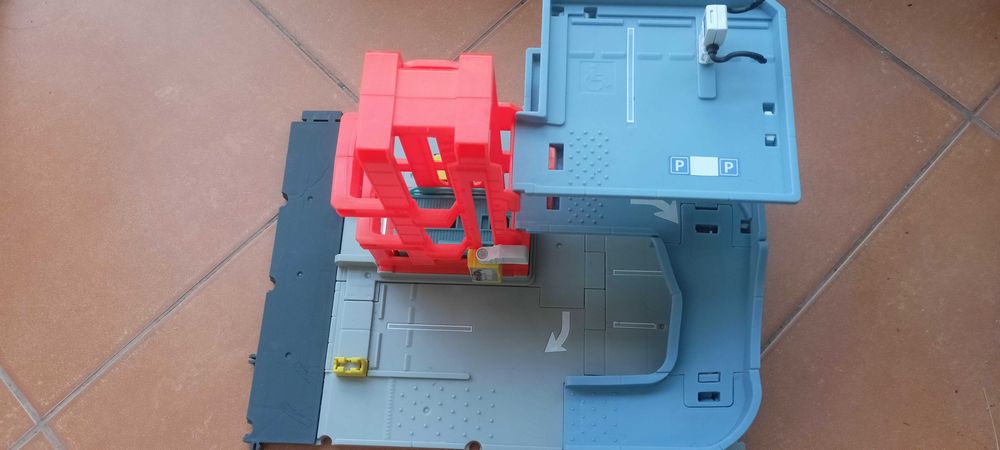 Matchbox - wielopoziomowy parking