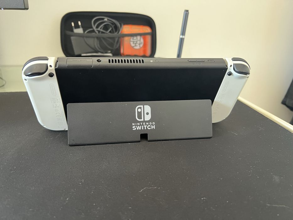 Switch OLED com extras + Wii Sports