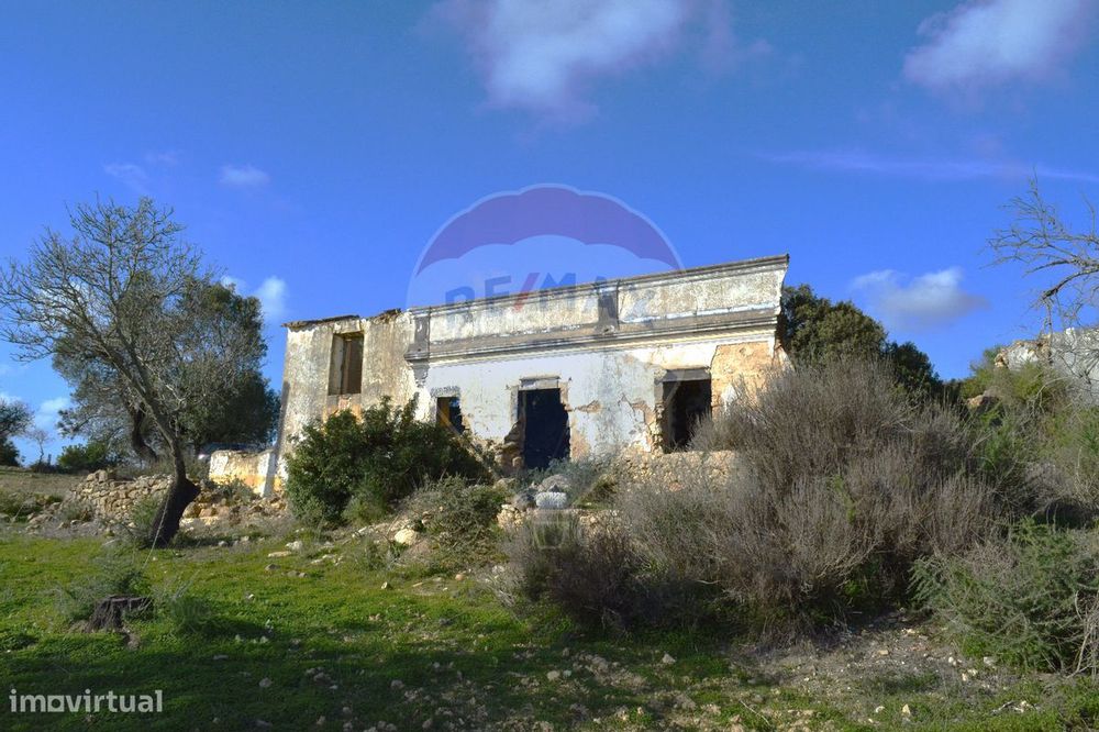 Moradia T4 para venda