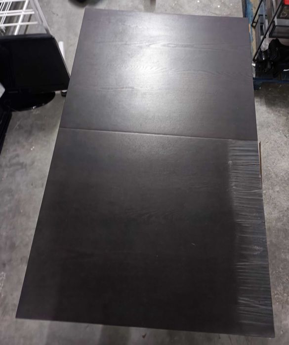 Mesa para 4 a 8 pessoas