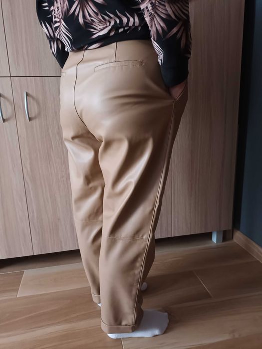 Lekko ocieplane damskie spodnie z ekoskóry ZARA roz 42  wysoki stan