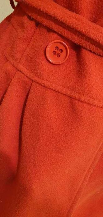 Płaszczyk na wiosnę Orus S czerwony z paskiem