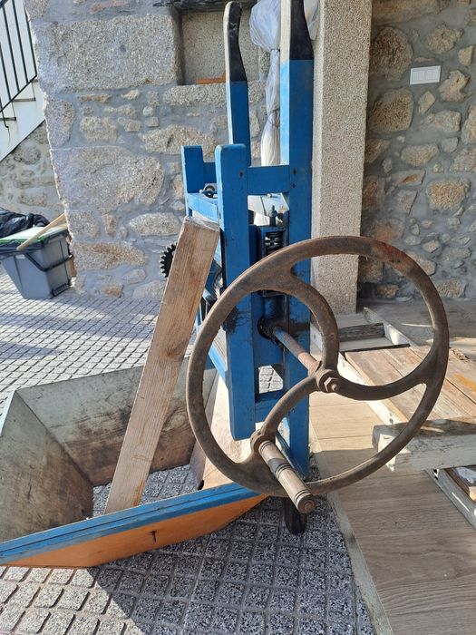 Esmagador de uvas/ frutas manual