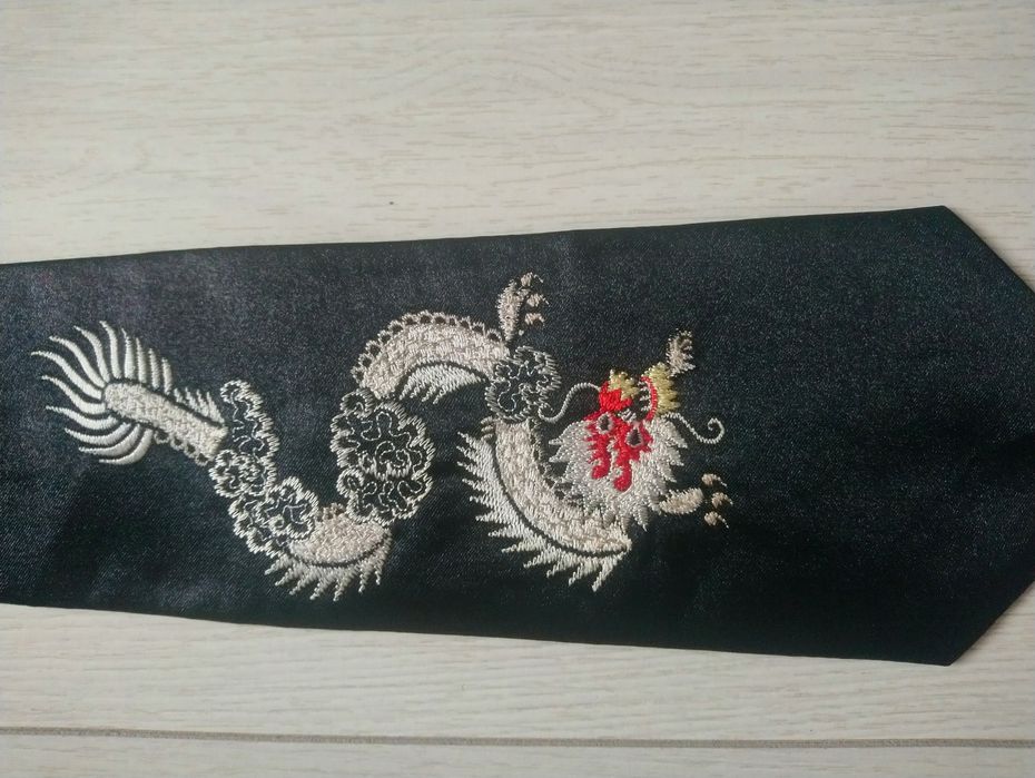 Краватка з вишивкою Дракона
